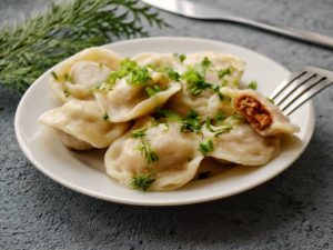 Пельмени с курицей и грибами